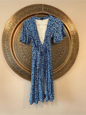 Ann Taylor Blue & White Floral Wrap Midi Dress